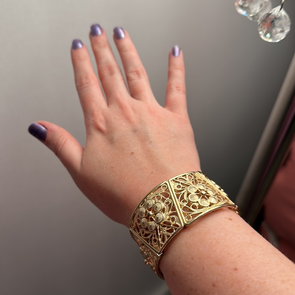 ✨ flower 🌸 bracelet ✨ - Picture 4 of 8